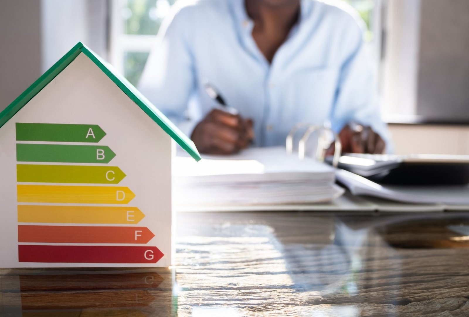 Los Mitos Más Comunes sobre la Eficiencia Energética en Móstoles y Cómo Desmentirlos